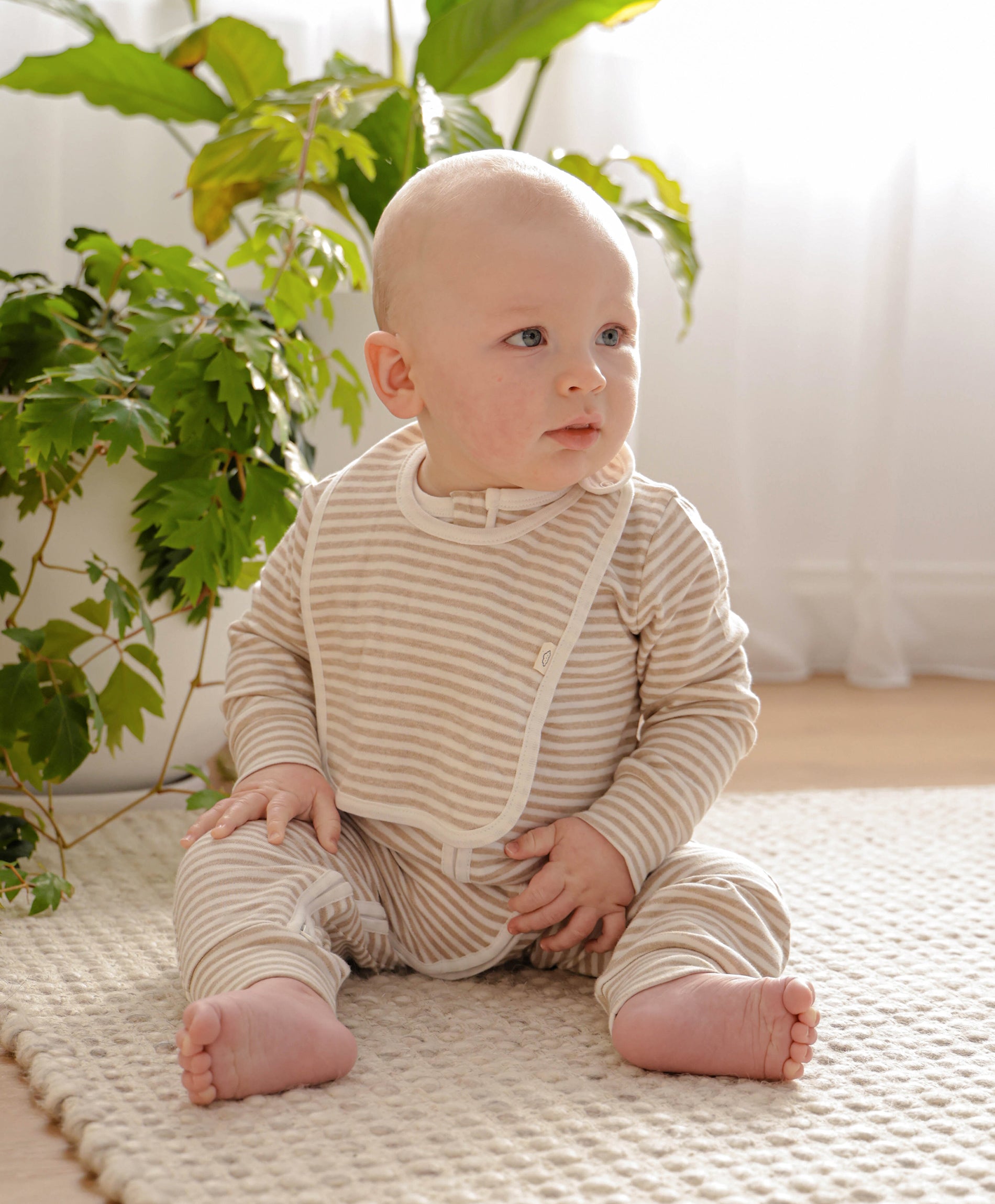 Baby bib - Oat stripes Lūmmi in Colour Babywear