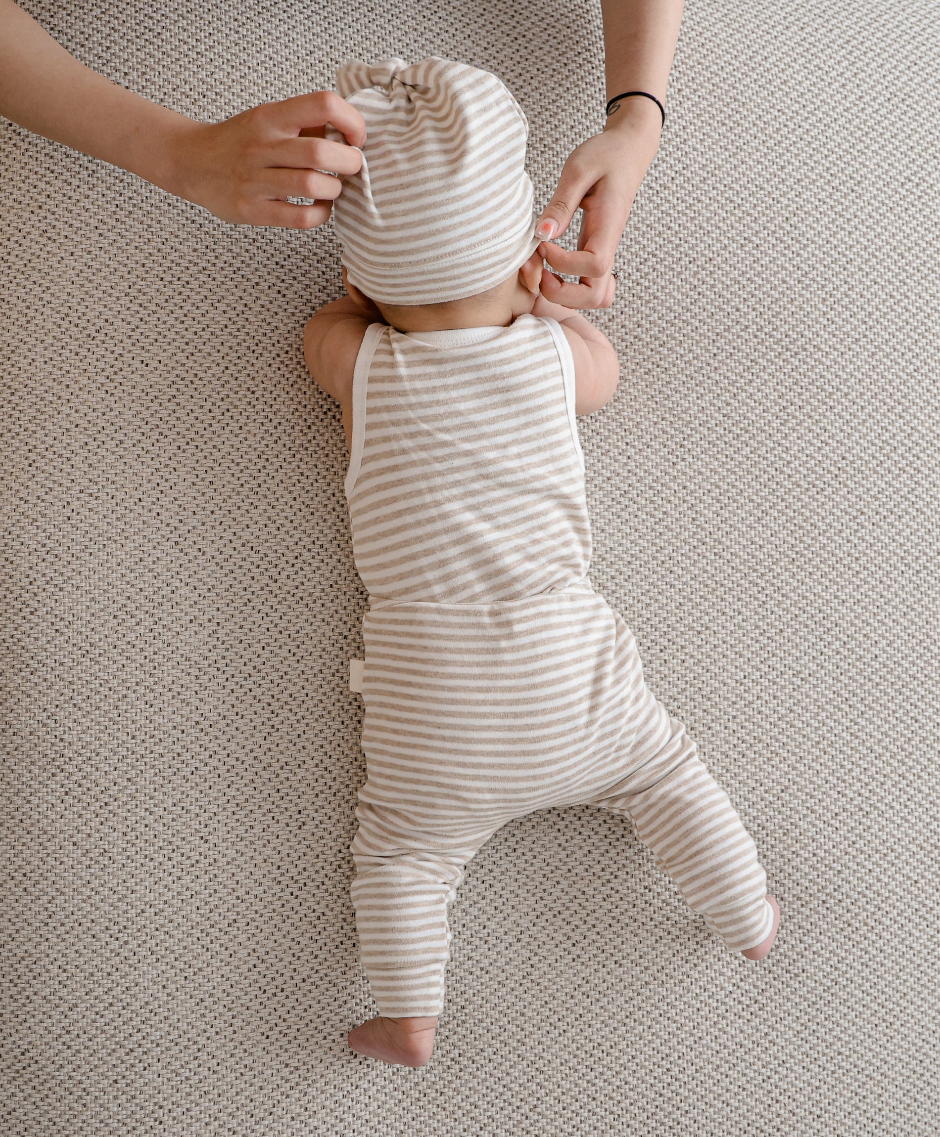 Comfy baby singlet bodysuit - Oat stripes