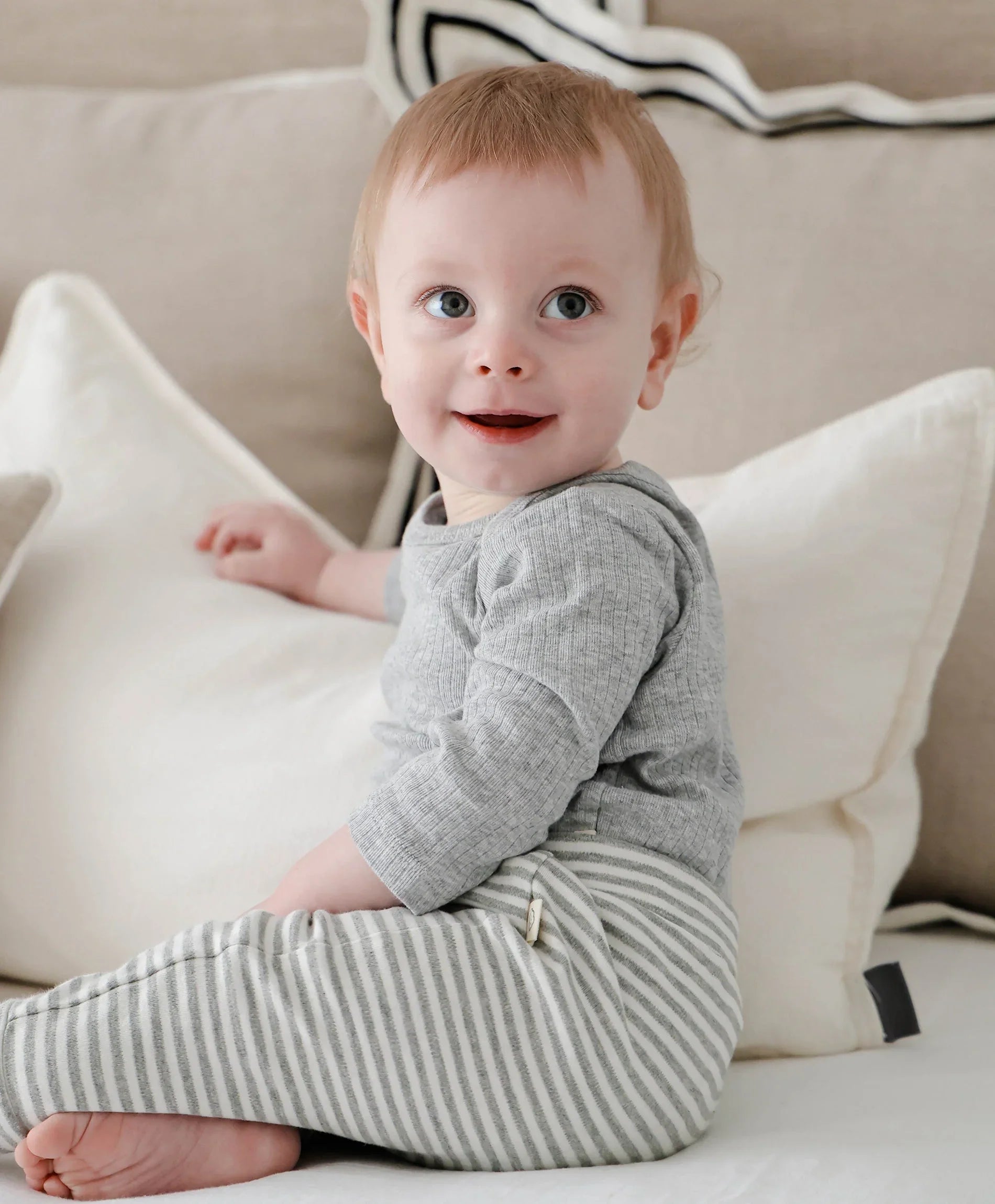 Comfy baby long sleeve bodysuit - Heather grey Lummi in Colour Babywear