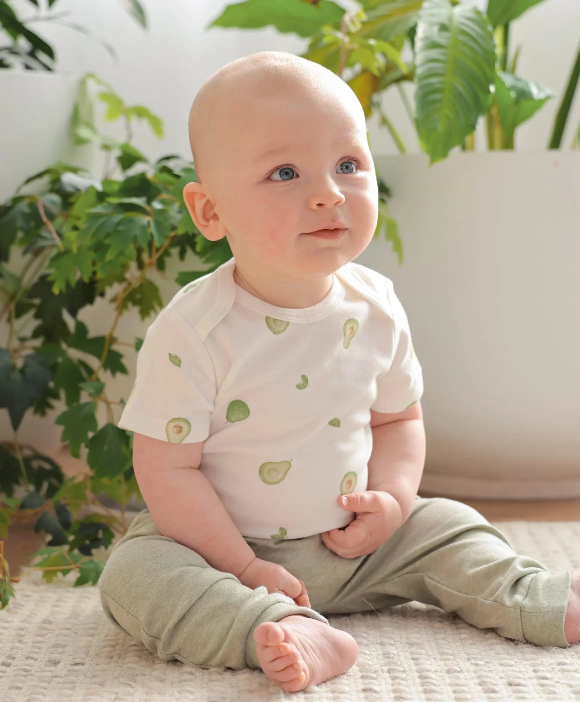 Baby short sleeve bodysuit - Avocados Lummi in Colour Babywear