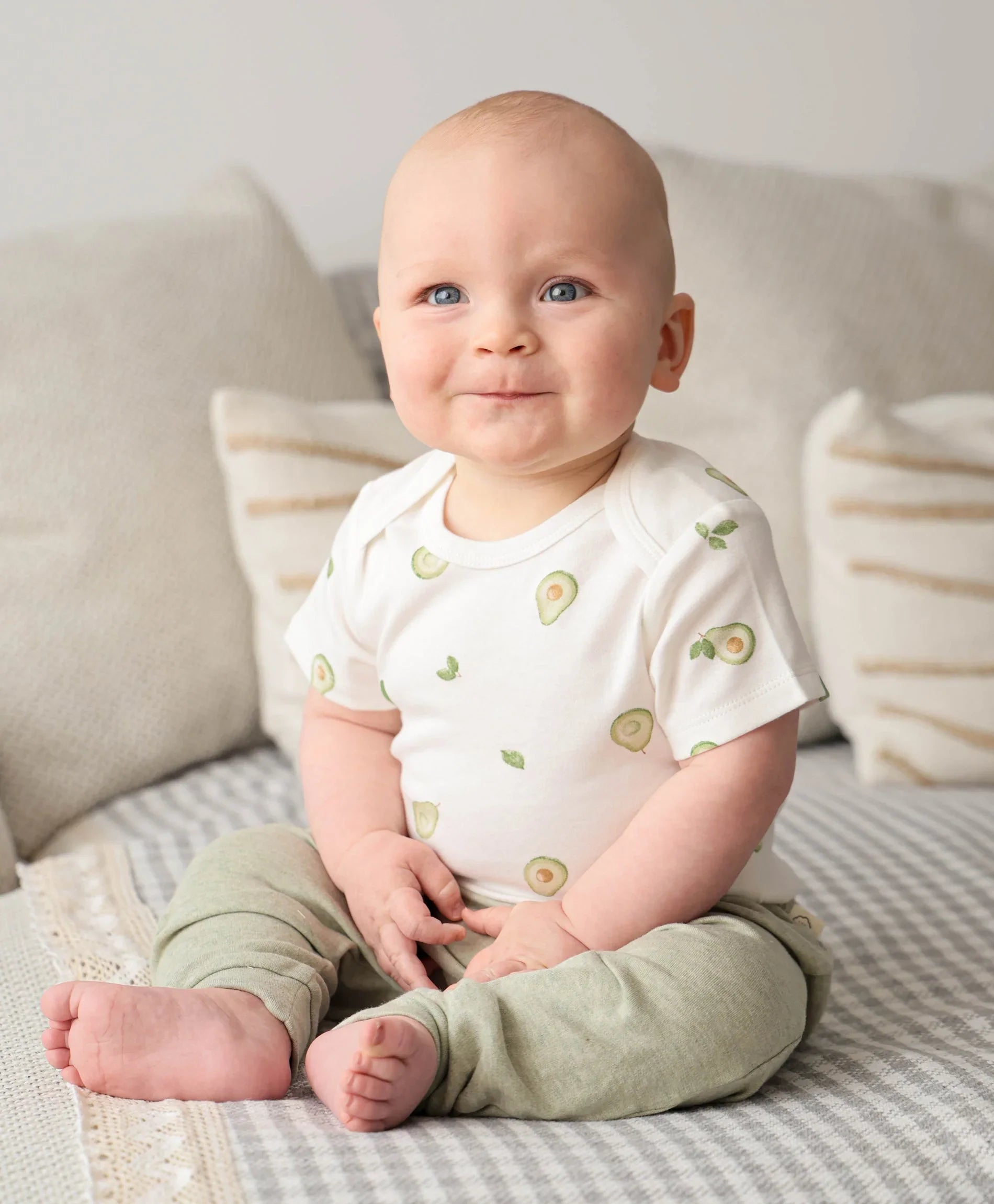 Baby short sleeve bodysuit - Avocados Lummi in Colour Babywear