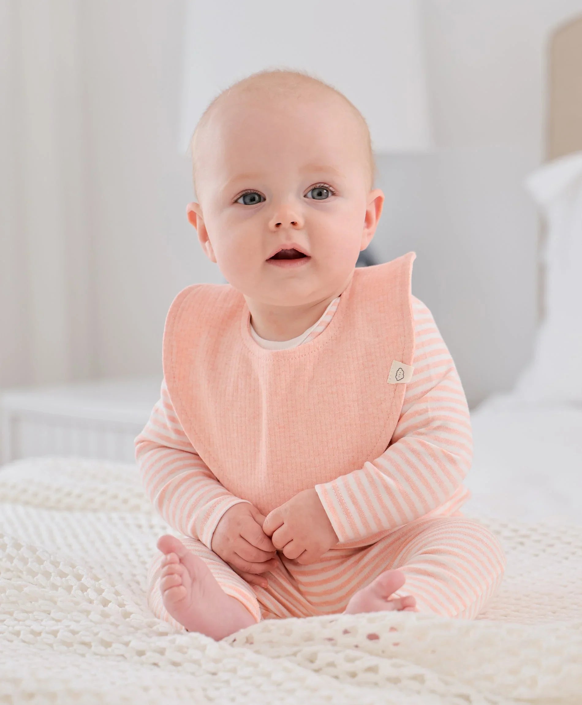 Organic Cotton Triangle Bib - Heather Pink