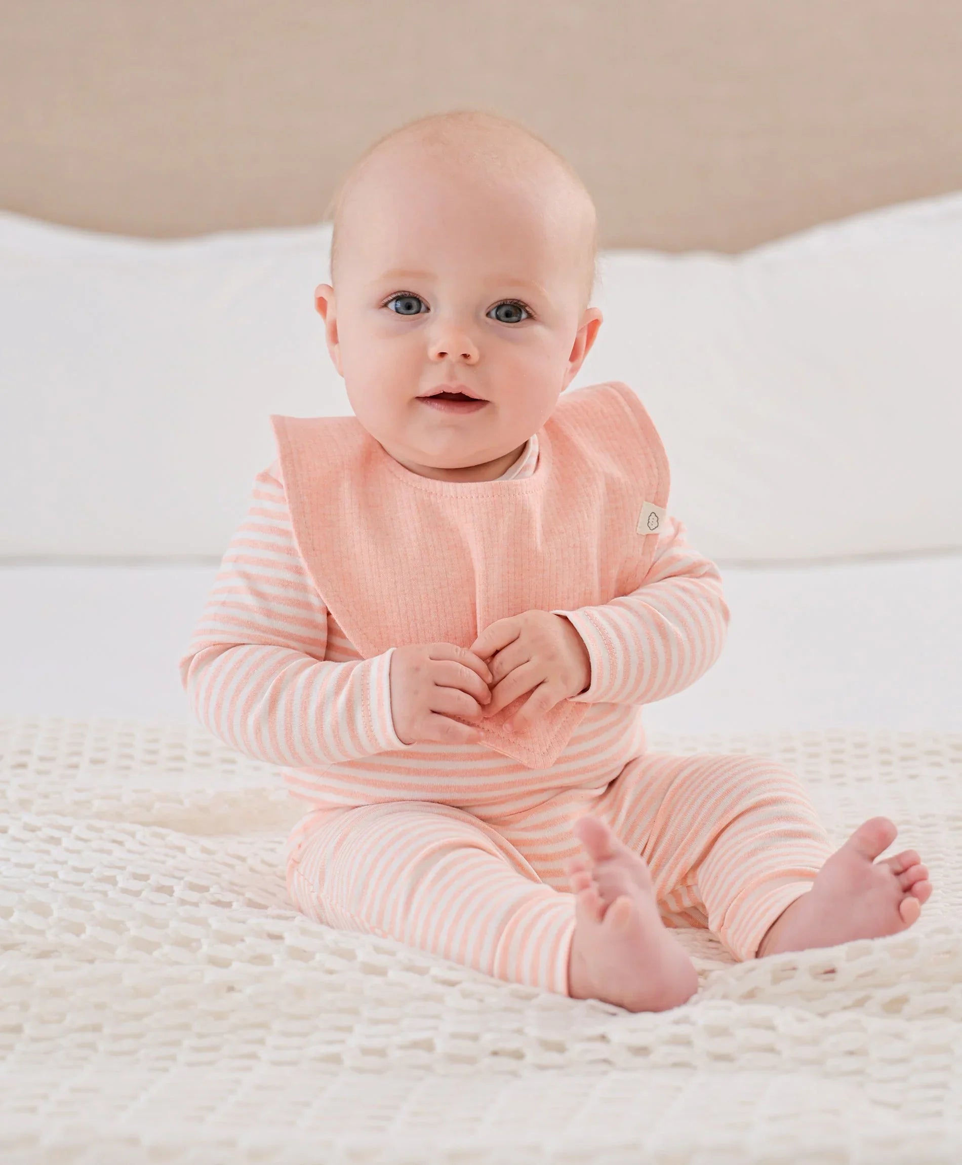 Organic Cotton Triangle Bib - Heather Pink